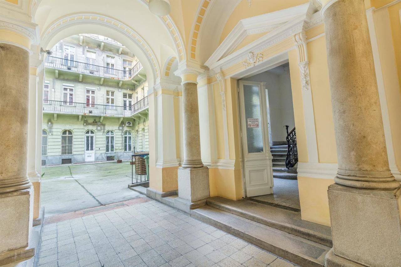 King93 Apartment In Central Budapest. — Photos 1